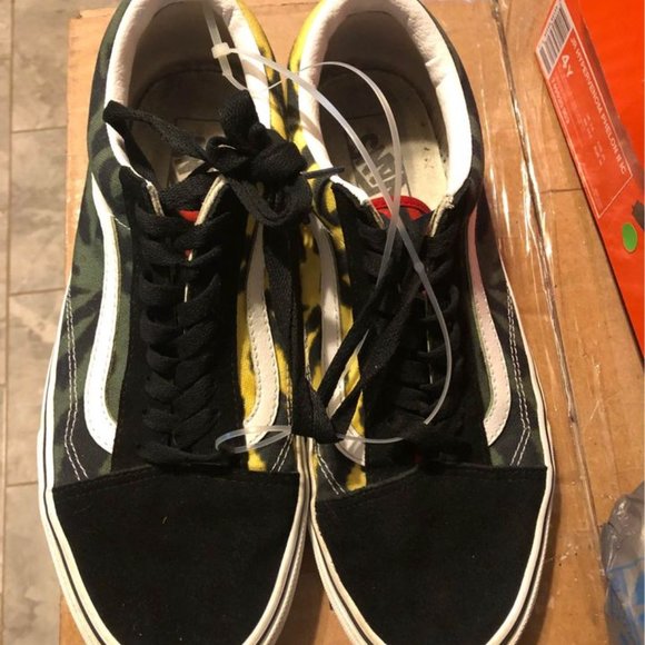 Men's Vans Old Skool Tie-Dyed Sneakers - 10 - Picture 9 of 10